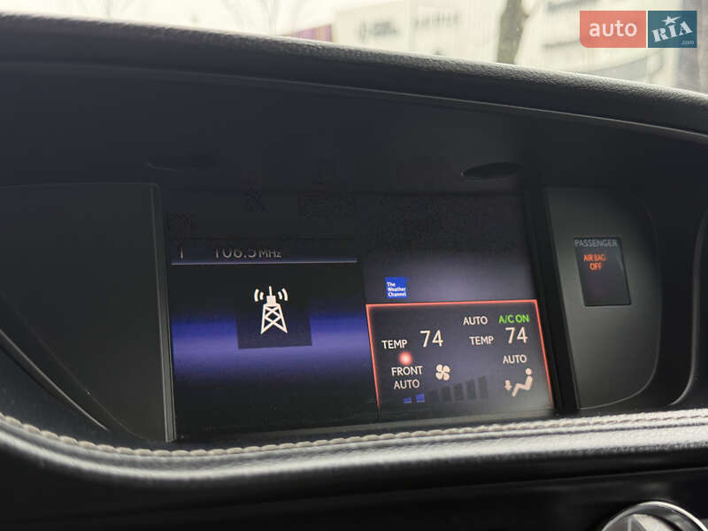 Седан Lexus ES 2016 в Києві