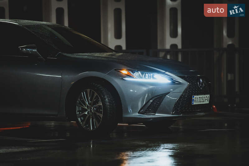 Седан Lexus ES 2019 в Харькове