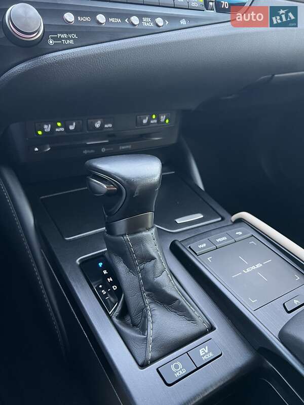 Седан Lexus ES 2020 в Киеве фото 12 Седан Lexus ES 2020 в Киеве
