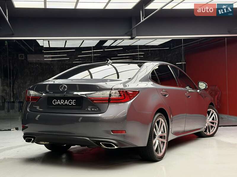 Седан Lexus ES 2018 в Києві