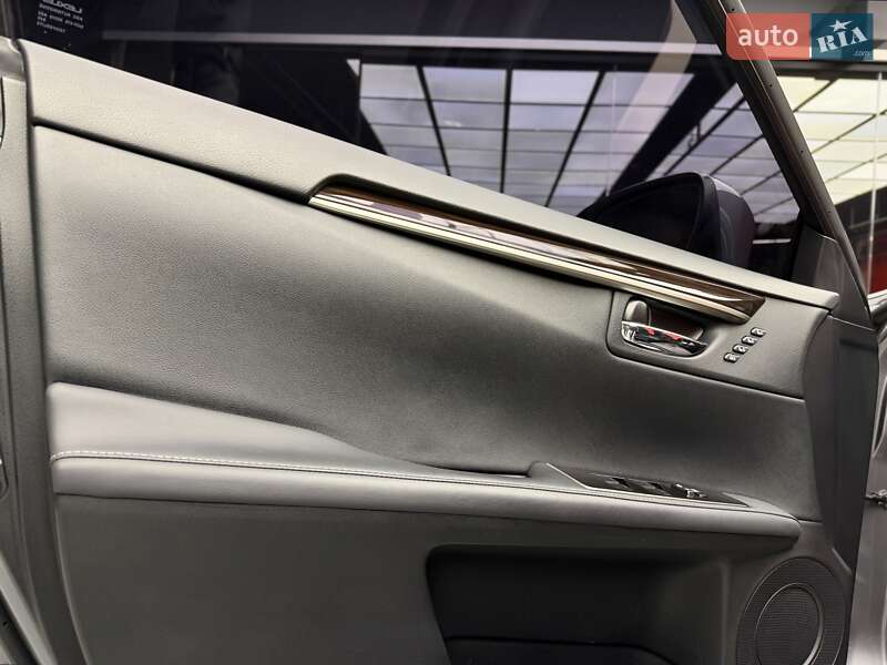 Седан Lexus ES 2018 в Києві