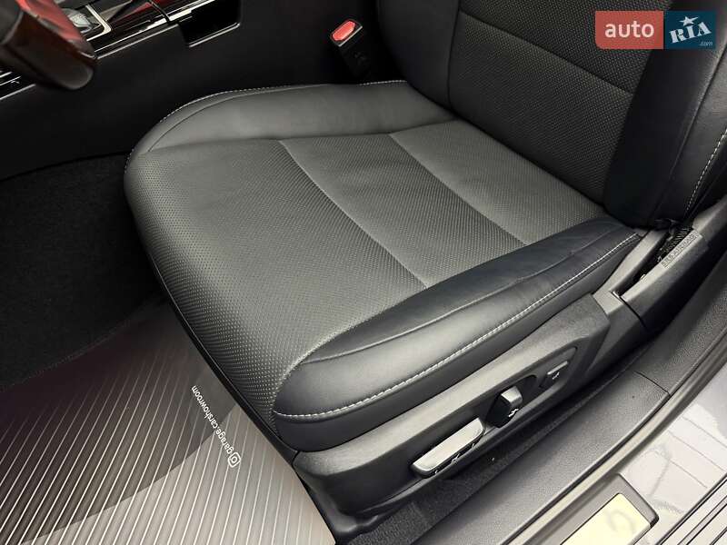 Седан Lexus ES 2018 в Києві