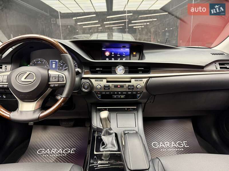 Седан Lexus ES 2018 в Києві