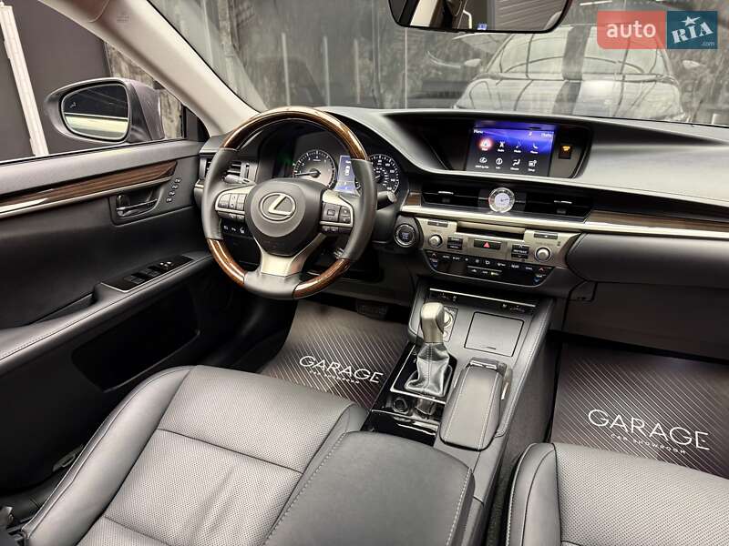 Седан Lexus ES 2018 в Києві