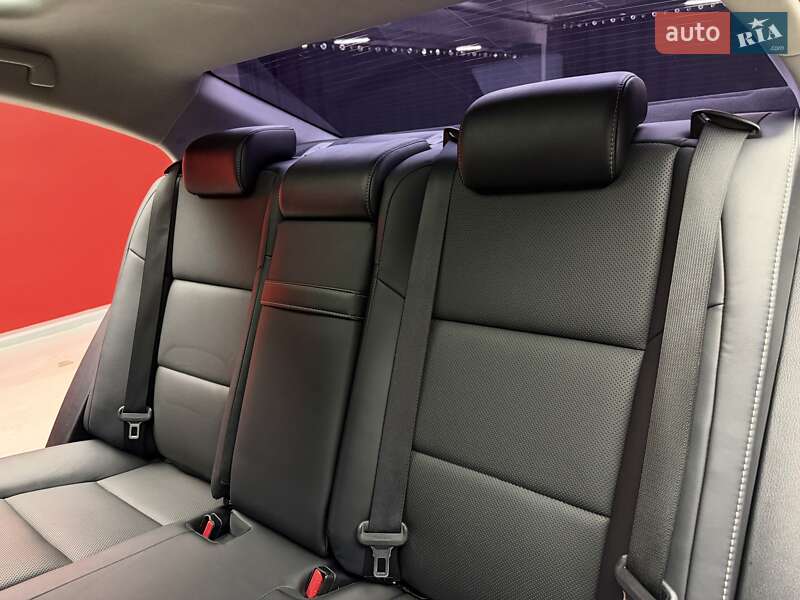 Седан Lexus ES 2018 в Києві