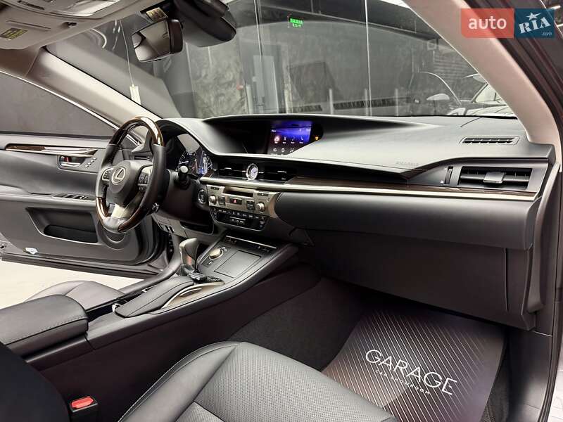 Седан Lexus ES 2018 в Києві