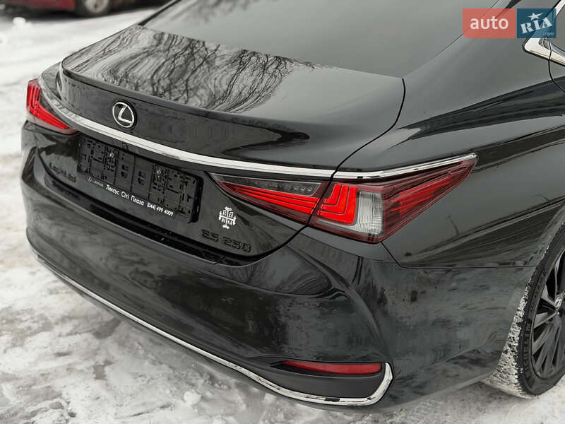 Седан Lexus ES 2021 в Києві