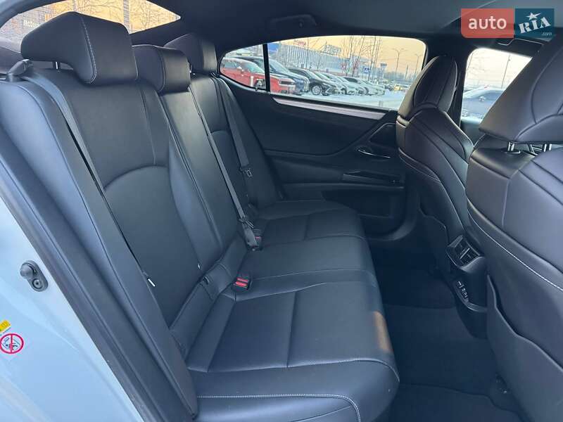 Седан Lexus ES 2020 в Києві