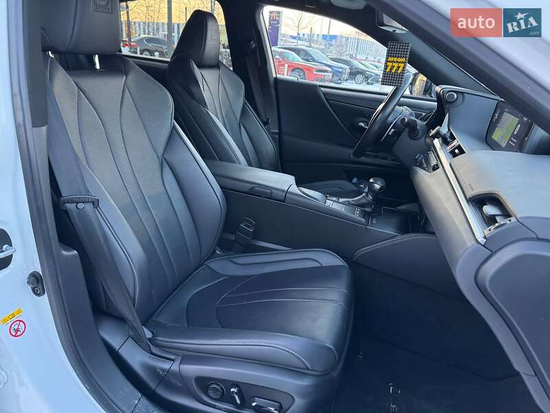Седан Lexus ES 2020 в Києві