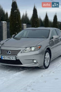 Седан Lexus ES 2014 в Киеве