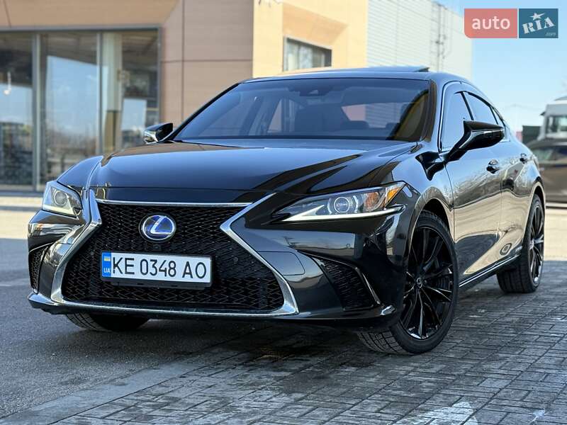 Lexus ES 2020