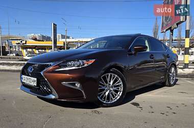 Седан Lexus ES 2016 в Киеве
