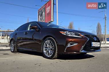 Седан Lexus ES 2016 в Киеве
