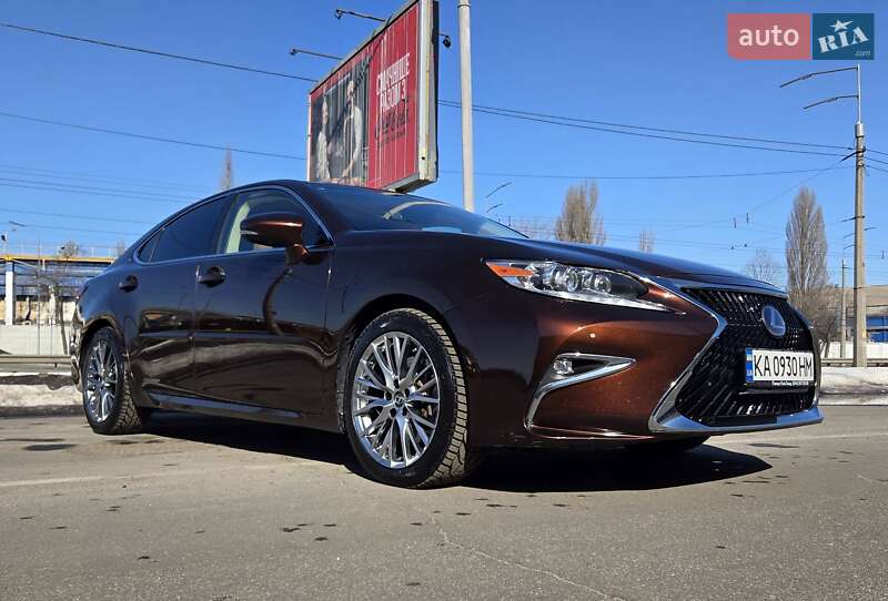 Седан Lexus ES 2016 в Киеве