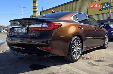 Седан Lexus ES 2016 в Киеве