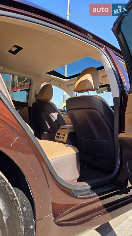 Седан Lexus ES 2016 в Киеве