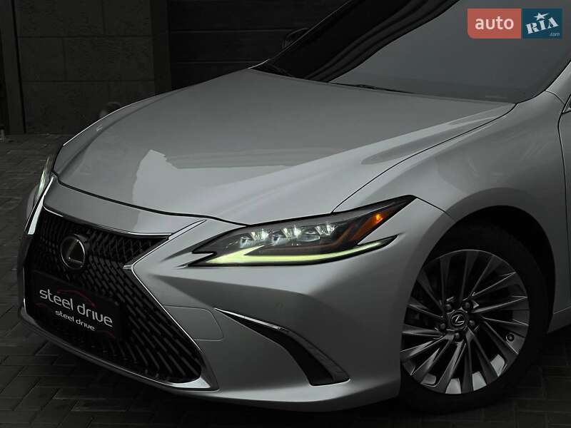 Седан Lexus ES 2019 в Николаеве
