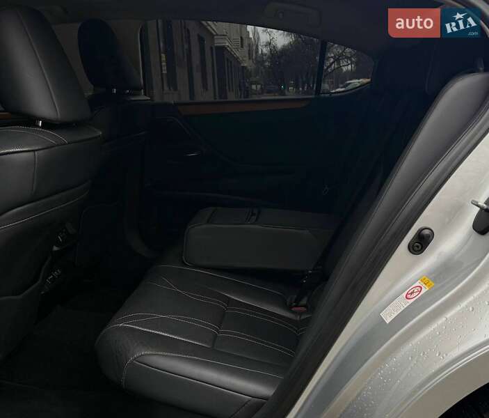 Седан Lexus ES 2019 в Николаеве