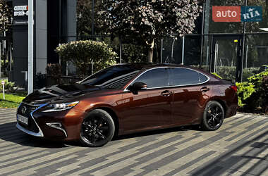 Седан Lexus ES 2016 в Киеве