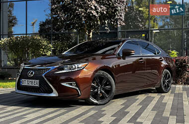 Седан Lexus ES 2016 в Киеве