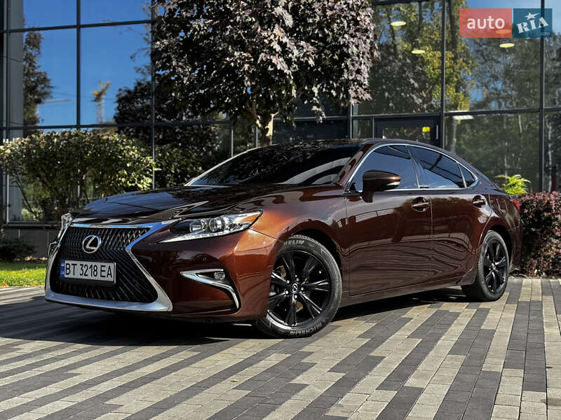 Седан Lexus ES 2016 в Киеве