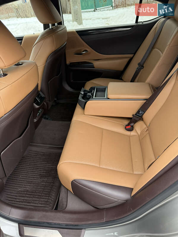 Седан Lexus ES 2020 в Кременчуге фото 8 Седан Lexus ES 2020 в Кременчуге