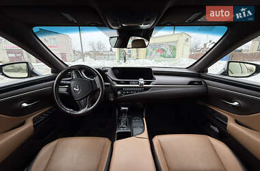 Седан Lexus ES 2020 в Кременчуге