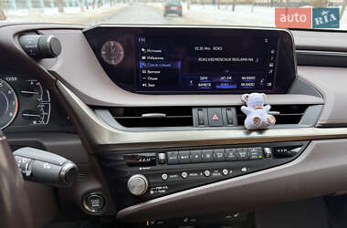 Седан Lexus ES 2020 в Кременчуге