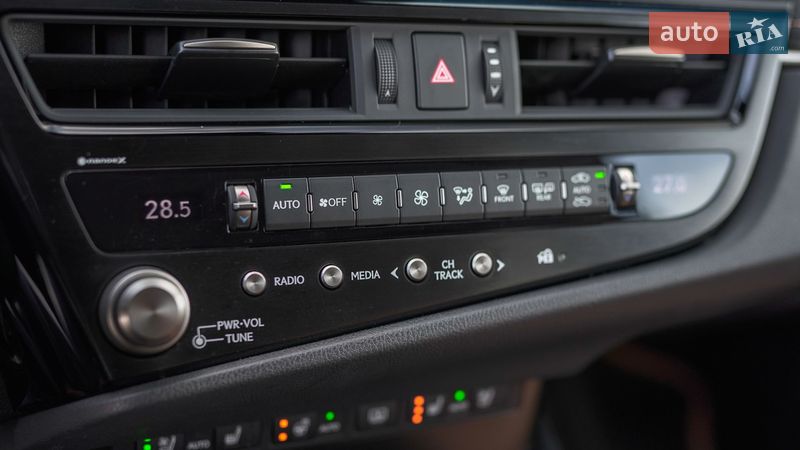 Седан Lexus ES 2022 в Львове фото 35 Седан Lexus ES 2022 в Львове