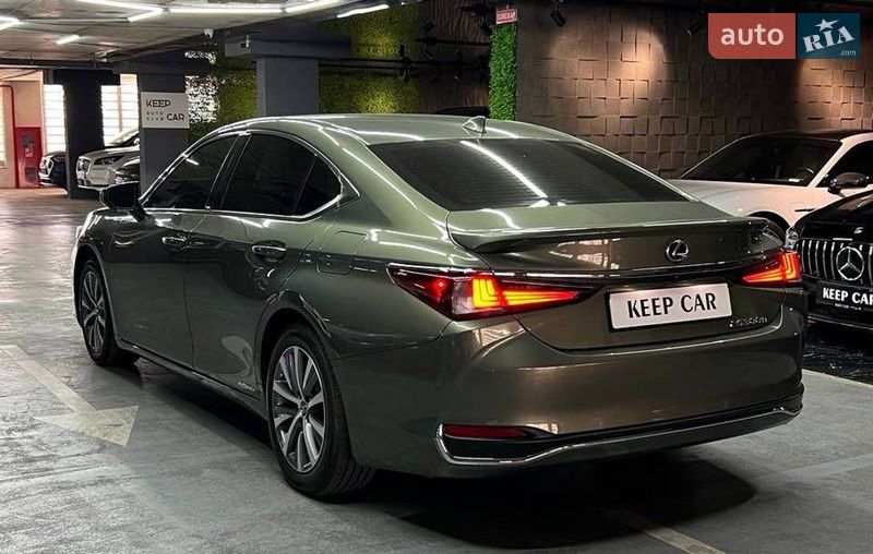 Седан Lexus ES 2020 в Одесі