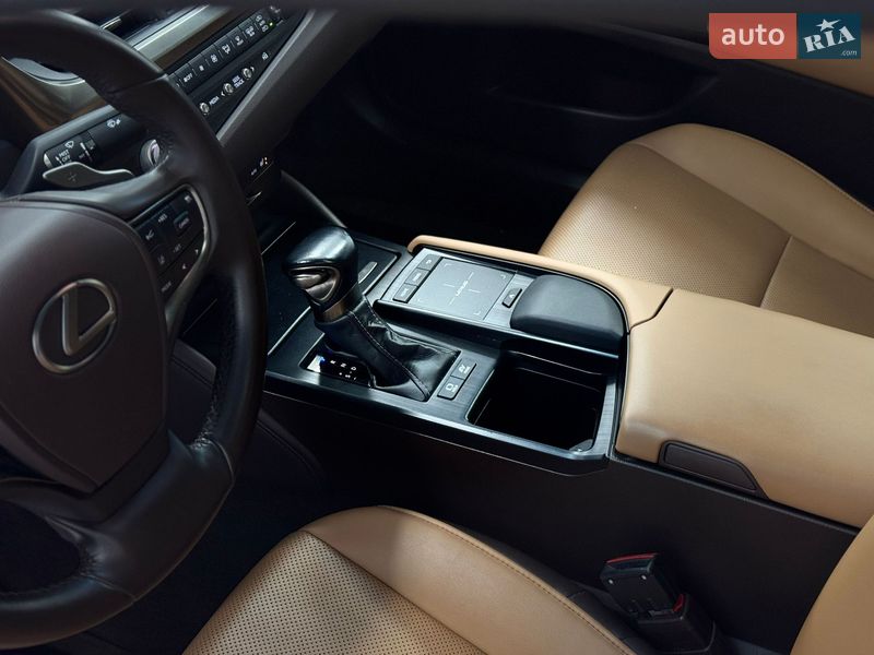 Седан Lexus ES 2020 в Одесі
