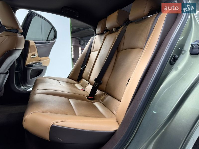 Седан Lexus ES 2020 в Одесі