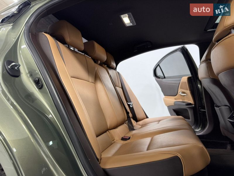 Седан Lexus ES 2020 в Одесі