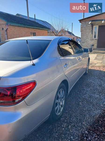 Седан Lexus ES 2004 в Вышгороде