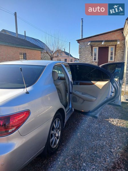 Седан Lexus ES 2004 в Вышгороде