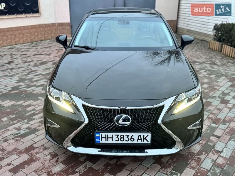 Седан Lexus ES 2015 в Одессе