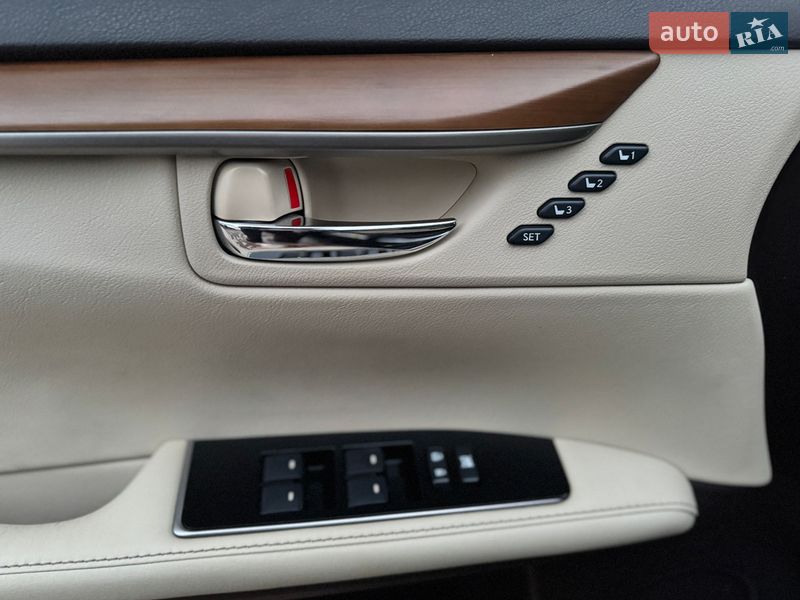 Седан Lexus ES 2015 в Одессе