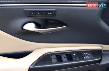 Седан Lexus ES 2019 в Одессе