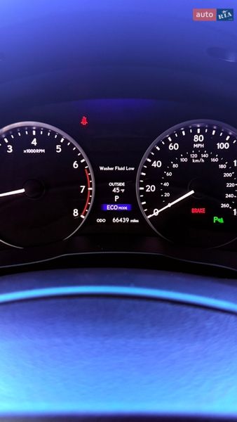 Седан Lexus ES 2015 в Рівному