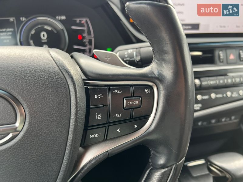 Седан Lexus ES 2024 в Рівному