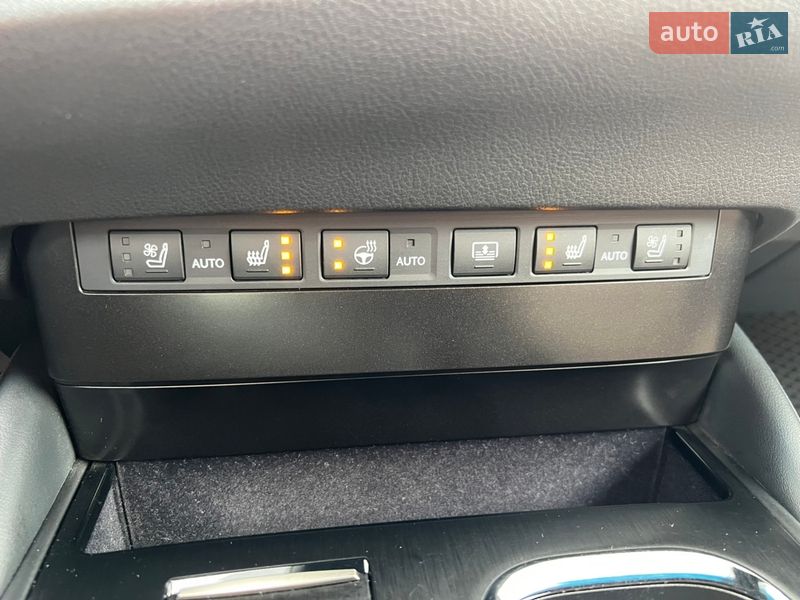 Седан Lexus ES 2024 в Рівному