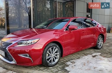 Седан Lexus ES 2018 в Киеве