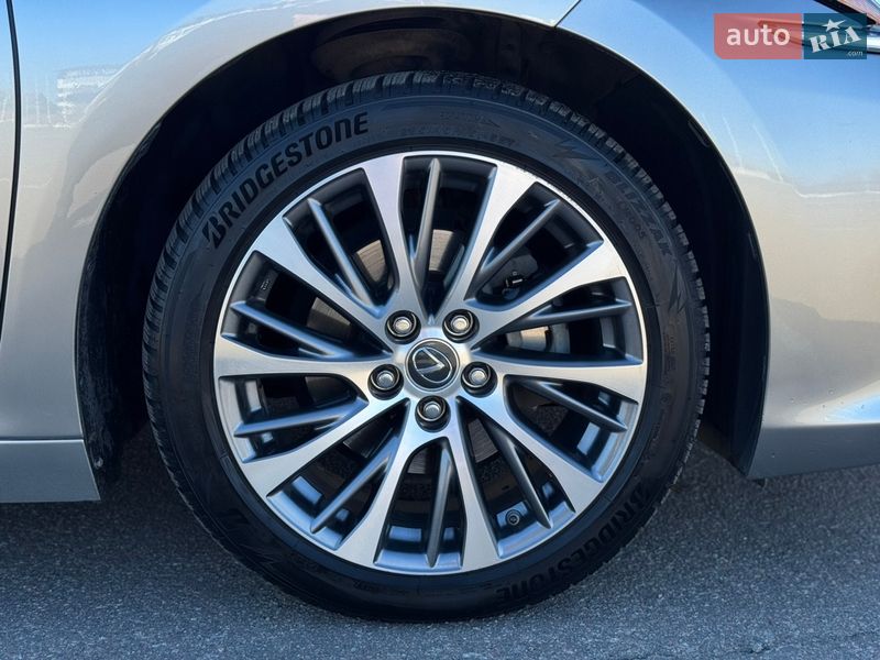 Седан Lexus ES 2020 в Києві фото 13 Седан Lexus ES 2020 в Києві