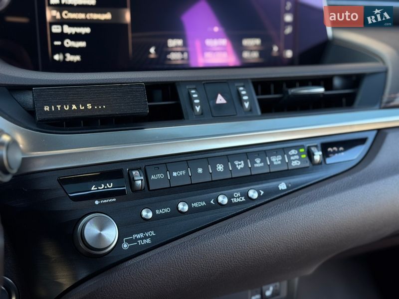 Седан Lexus ES 2020 в Києві фото 33 Седан Lexus ES 2020 в Києві