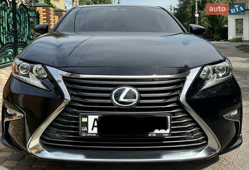 Седан Lexus ES 2016 в П'ятихатках