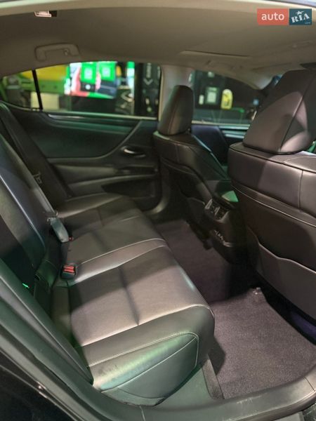 Седан Lexus ES 2018 в Одесі