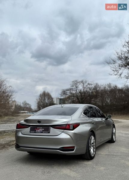 Седан Lexus ES 2021 в Дніпрі