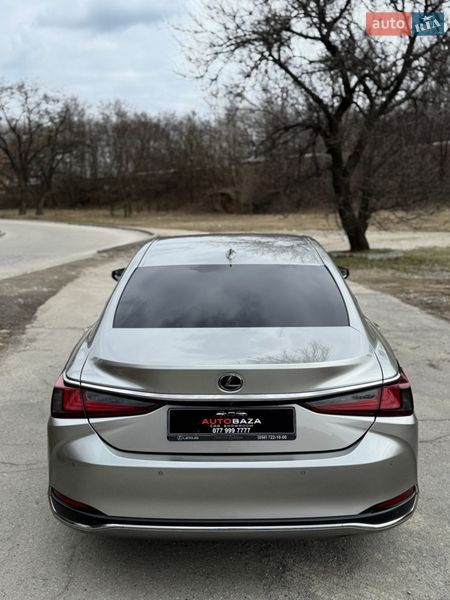 Седан Lexus ES 2021 в Дніпрі