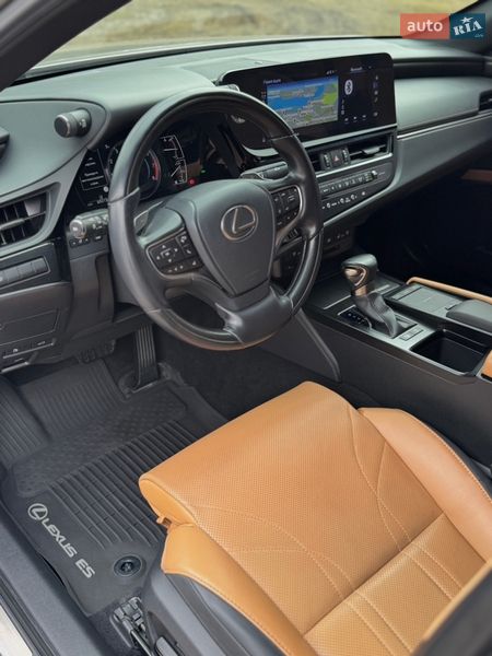 Седан Lexus ES 2021 в Дніпрі