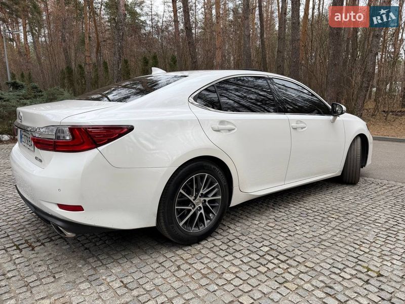Седан Lexus ES 2016 в Новомосковську